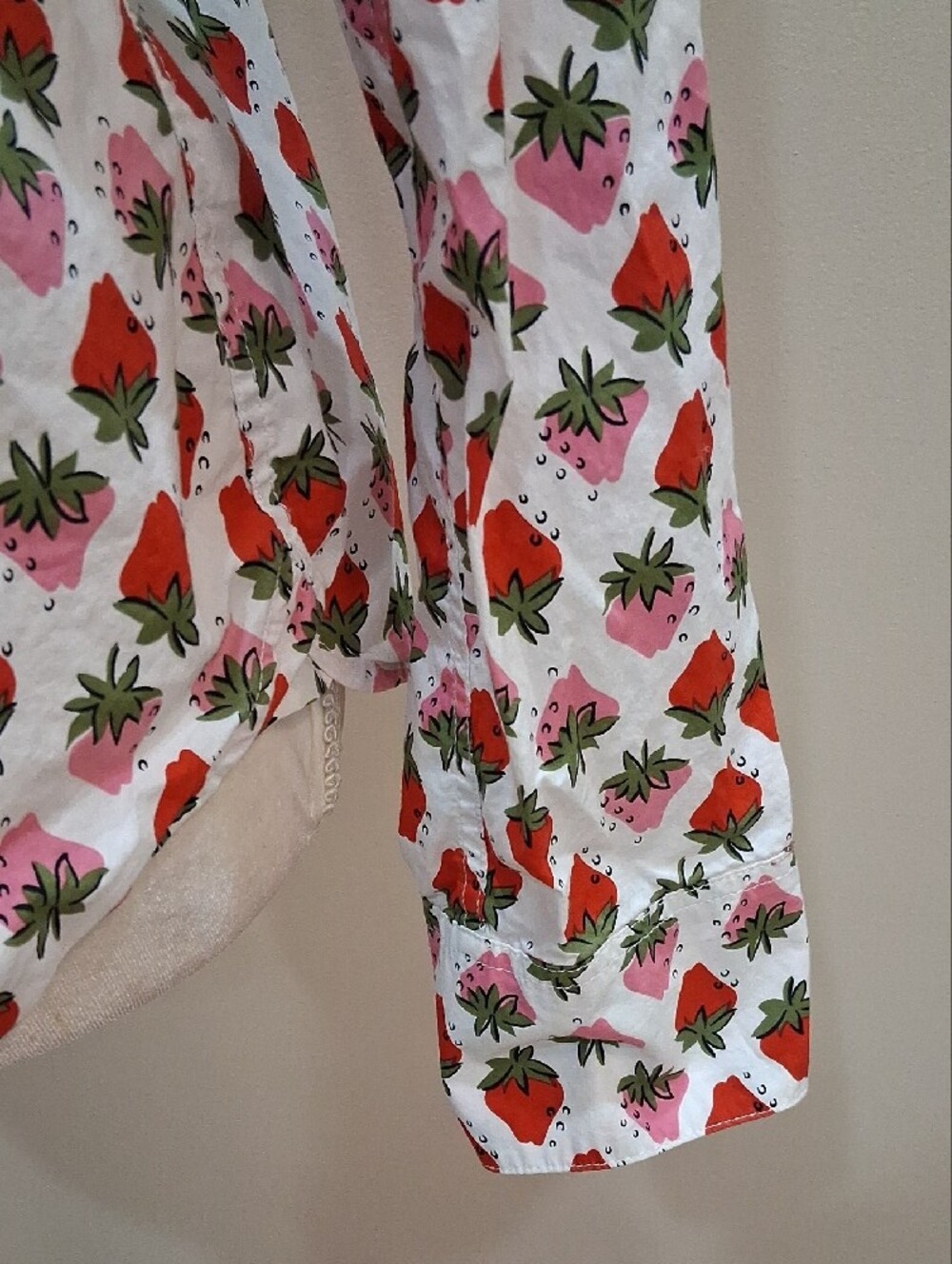 Boden Long- Sleeve Button- Front Shirt Featuring A Strawberry Pattern  Size 6R - Picture 5 of 8